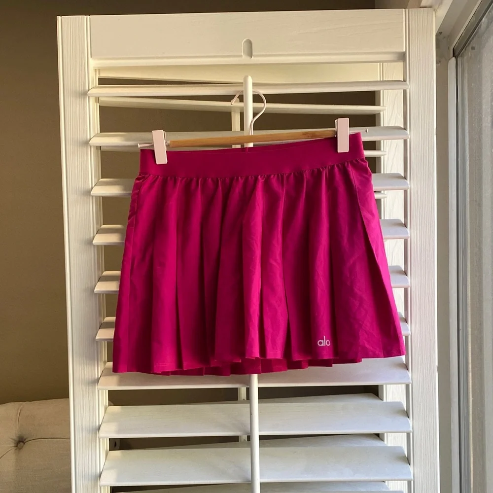 🌼 ALO Yoga Varsity Tennis Skirt Alo Yoga Fuchsia Mini Skirt size small